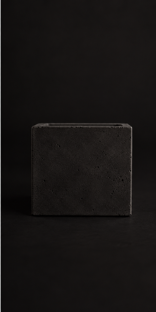 FULL BLACK CONCRETE CANDLE